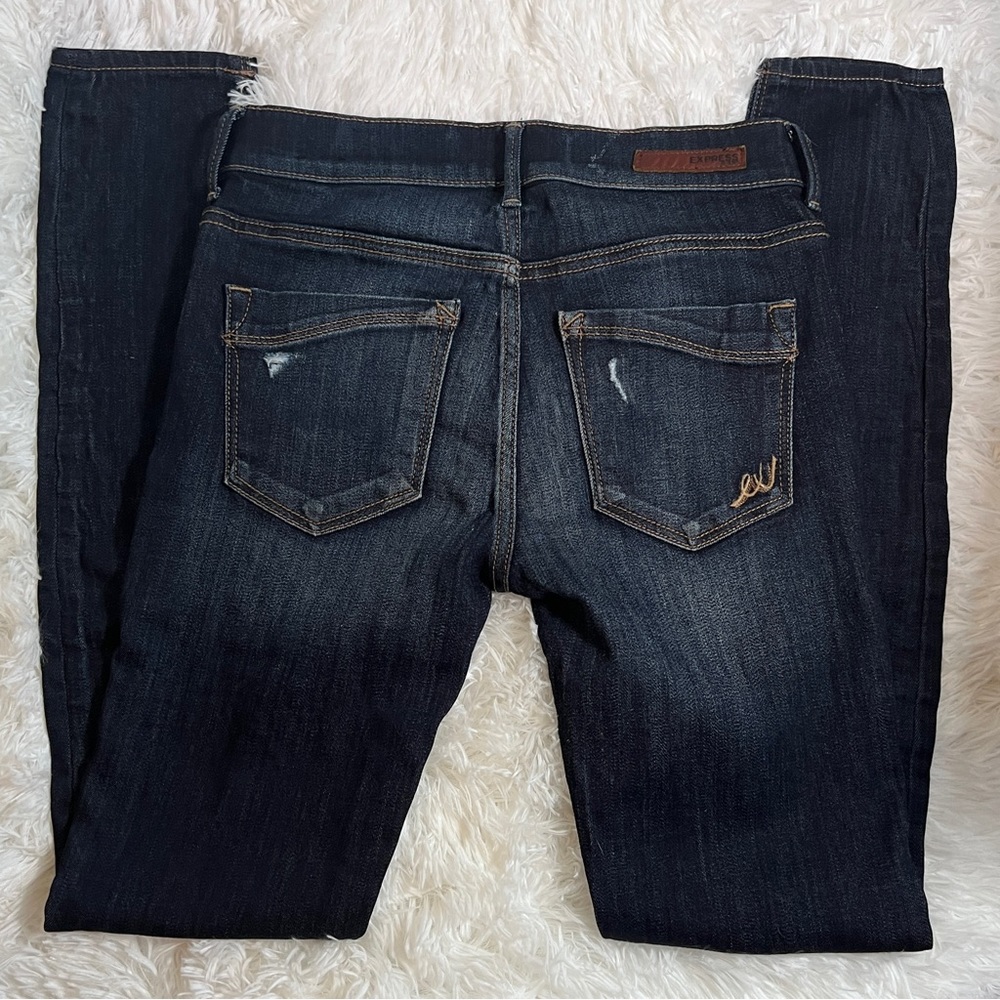 EXPRESS Distressed Mid Rise Jean Legging - Picture 4 of 5
